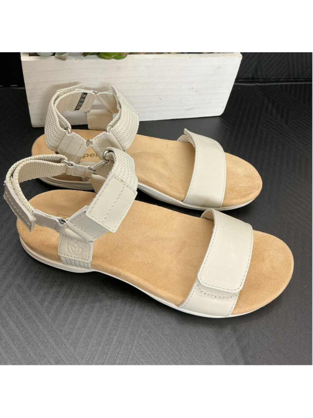 Spenco Women's Sandals Size 6B In New Condition